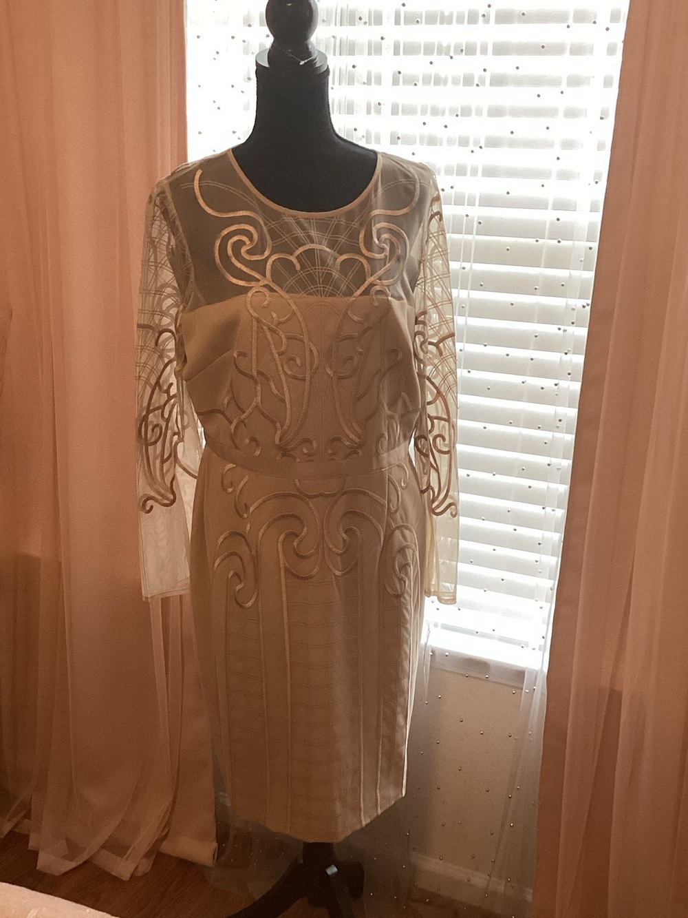 ANTONIO MELANI Ivory Long-Sleeve Embroidered Sheath Dress